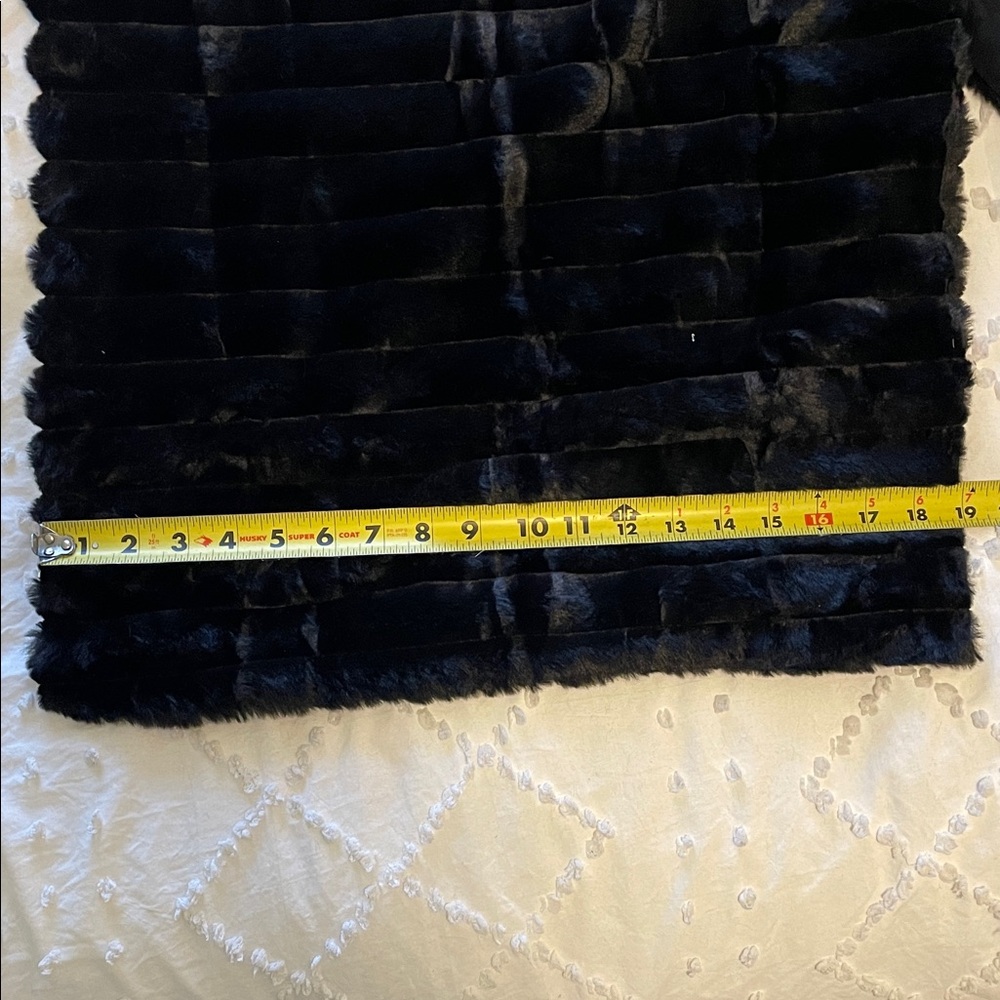 Black Faux Fur Throw Pillows new set of 2 - Picture 5 of 6